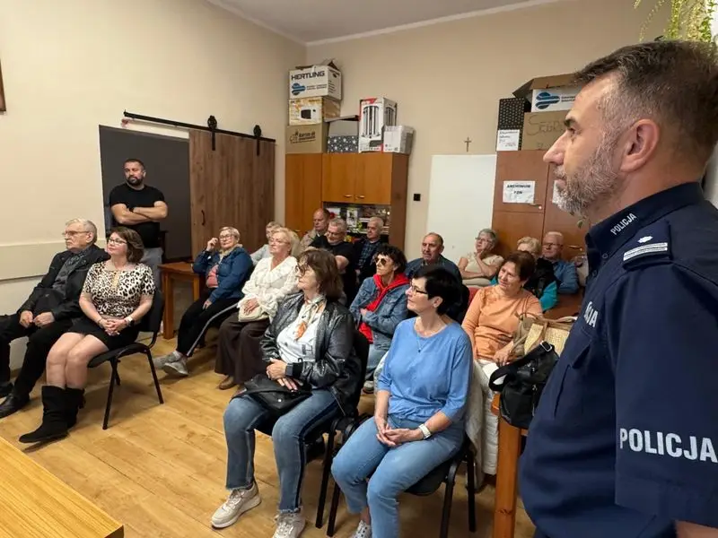 Spotkanie policjantów z członkami Polskiego Związku Niewidomych