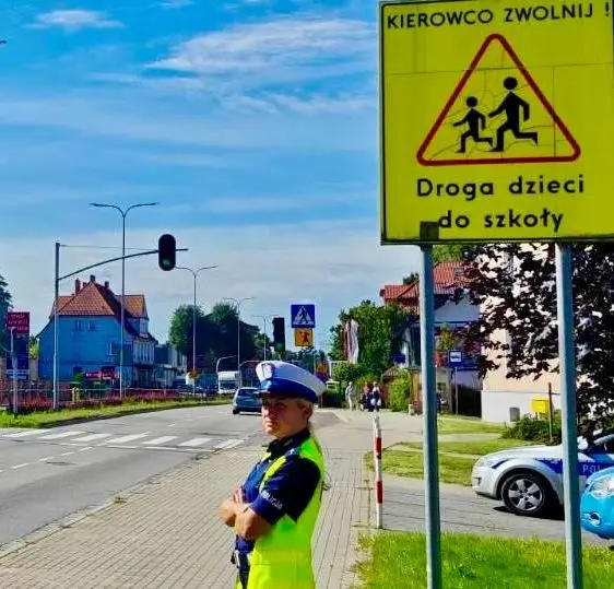 Sprawdzanie infrastruktury drogowej przed rozpoczęciem roku szkolnego.
